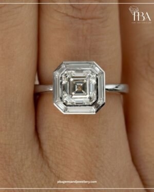 925 SILVER RING WITH MOSSINATE DIAMOND