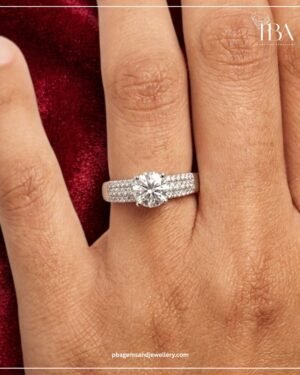 925 SILVER RING WITH MOISSANITE DIAMOND