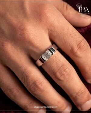 925 SILVER RING WITH MOISSANITE DIAMOND
