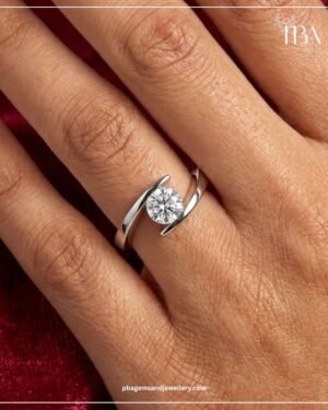 925 SILVER RING WITH MOISSANITE DIAMOND