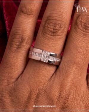 925 SILVER RING WITH MOISSANITE DIAMOND